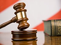 может ли задолженность по квартплате послужит отказом при приватизации квартиры